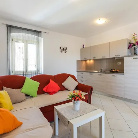 Nada By Interhome فودنيان
