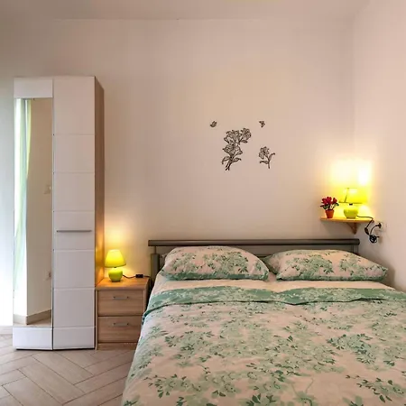 Nada By Interhome