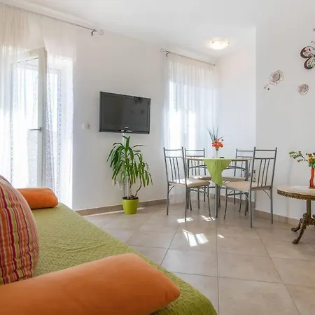 Nada By Interhome فودنيان